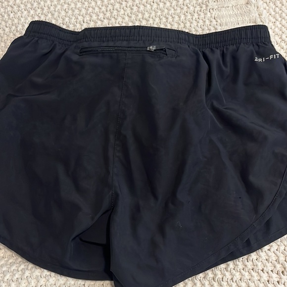 Black Nike running shorts - Picture 4 of 4